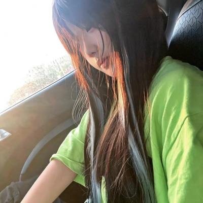 娇憨女郎